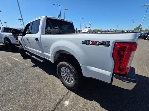 Oxford White 2019 Ford F-250 XLT