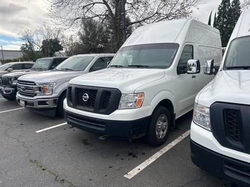 2017 Nissan NV Cargo NV2500 HD SV V6/SV V8