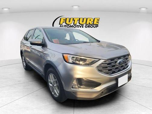 Silver Metallic 2022 Ford Edge SEL