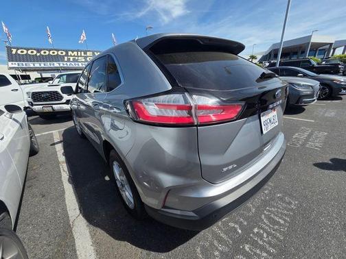 Silver Metallic 2022 Ford Edge SEL
