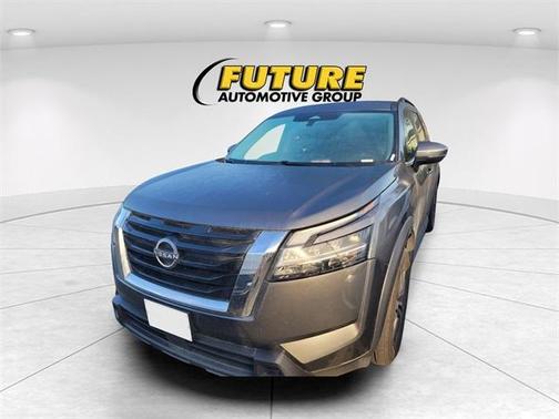 2022 Nissan Pathfinder SV