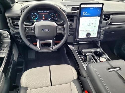 2025 Ford F-150 Lightning Platinum