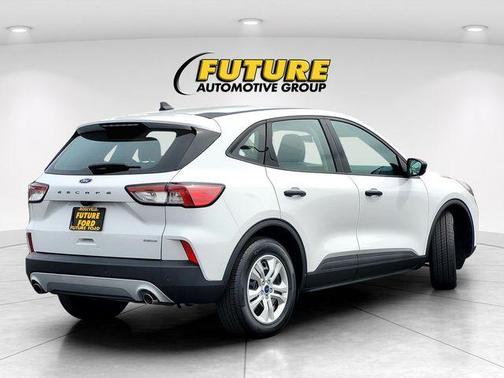 Oxford White 2020 Ford Escape S