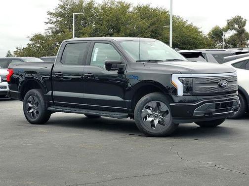2025 Ford F-150 Lightning LARIAT