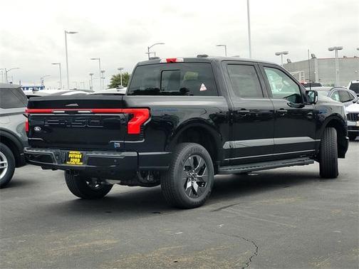 2025 Ford F-150 Lightning LARIAT