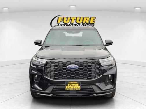 Black Metallic 2026 Ford Explorer ST-Line