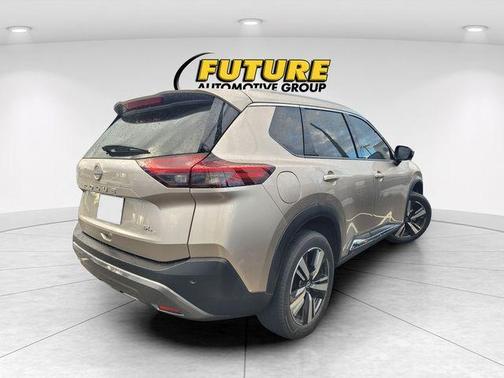 Champagne Silver 2023 Nissan Rogue SL