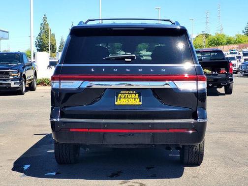 Black Metallic 2022 Lincoln Navigator L Reserve