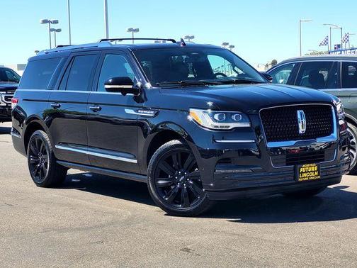 Black Metallic 2022 Lincoln Navigator L Reserve