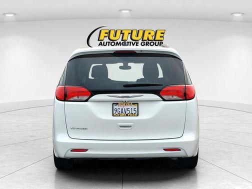 2021 Chrysler Voyager LXI