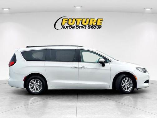 2021 Chrysler Voyager LXI