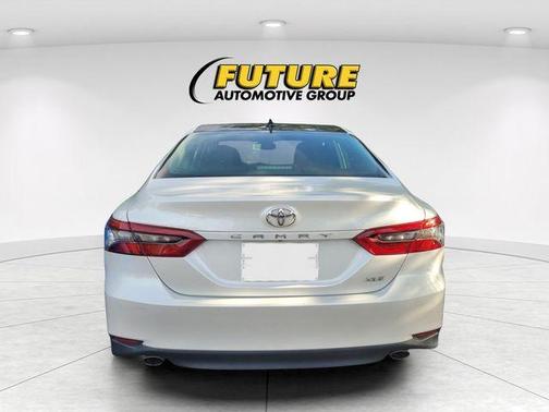Ice 2023 Toyota Camry XLE V6