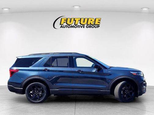 Blue Metallic 2023 Ford Explorer ST-Line