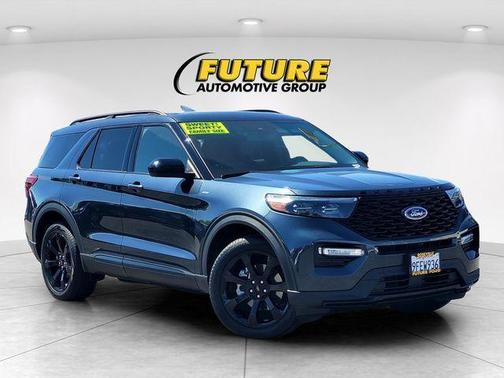 Blue Metallic 2023 Ford Explorer ST-Line