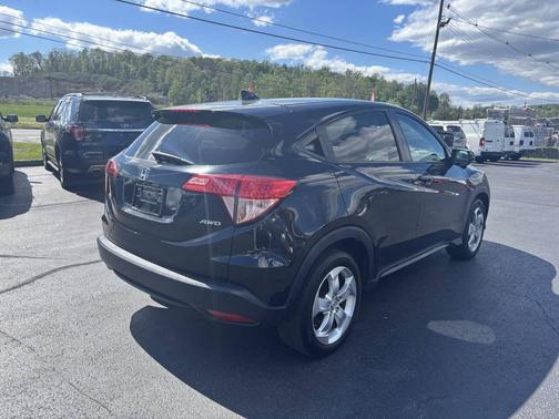 Crystal Black Pearl 2016 Honda HR-V EX