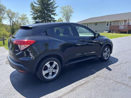 Crystal Black Pearl 2016 Honda HR-V EX