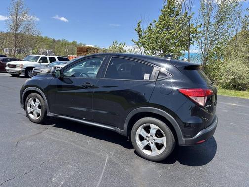 Crystal Black Pearl 2016 Honda HR-V EX