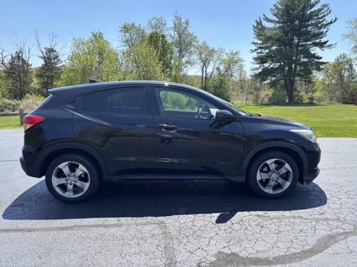 Crystal Black Pearl 2016 Honda HR-V EX