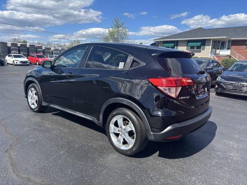 Crystal Black Pearl 2016 Honda HR-V EX