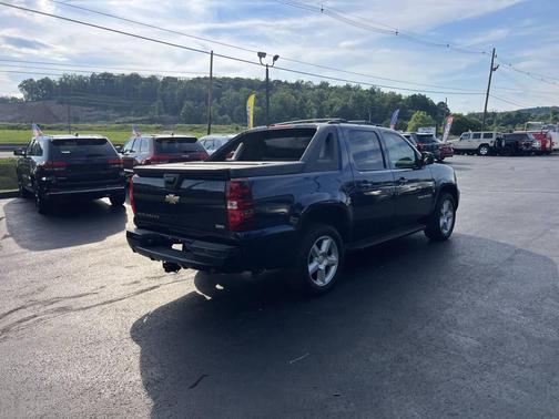 Blue 2009 Chevrolet Avalanche 1500 LT