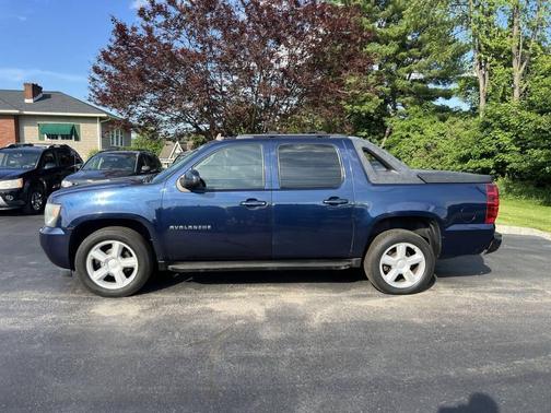 Blue 2009 Chevrolet Avalanche 1500 LT