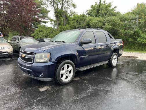 Blue 2009 Chevrolet Avalanche 1500 LT