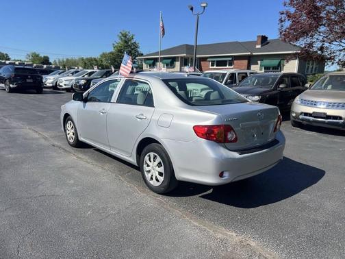 Classic Silver Metallic 2010 Toyota Corolla LE