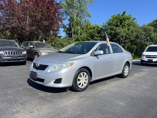 Classic Silver Metallic 2010 Toyota Corolla LE