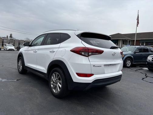 2016 Hyundai TUCSON SE