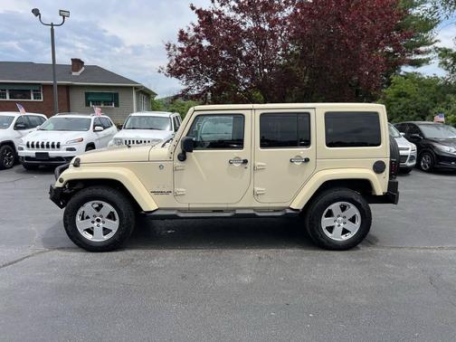 Sahara Tan Clearcoat 2011 Jeep Wrangler Unlimited Sahara