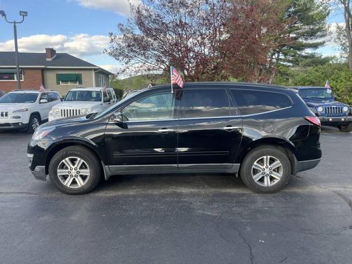 Mosaic Black Metallic 2017 Chevrolet Traverse 1LT