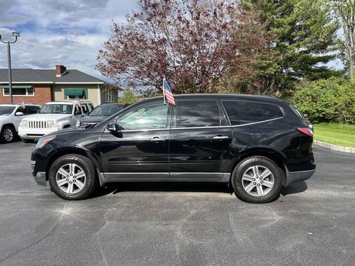 Mosaic Black Metallic 2017 Chevrolet Traverse 1LT