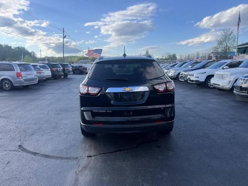 Mosaic Black Metallic 2017 Chevrolet Traverse 1LT