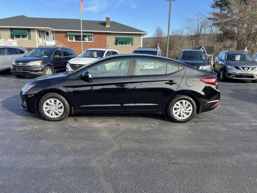 2020 Hyundai ELANTRA SE