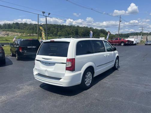 2015 Chrysler Town & Country Touring