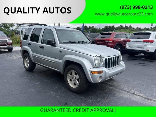 Bright Silver Metallic Clearcoat 2004 Jeep Liberty Limited