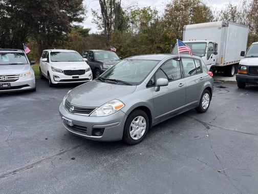 2011 Nissan Versa 1.8 S