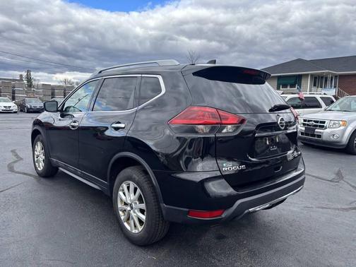 2018 Nissan Rogue SV