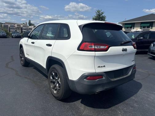 2016 Jeep Cherokee Sport
