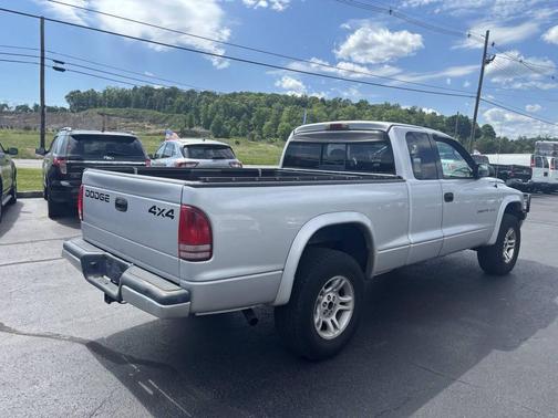 Silver 2002 Dodge Dakota Sport Club Cab