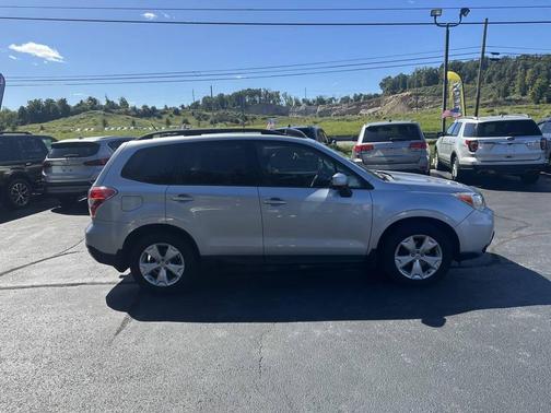 Ice Silver Metallic 2014 Subaru Forester 2.5i Premium
