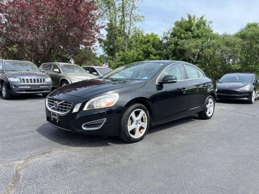 Black 2013 Volvo S60 T5 Premier Plus