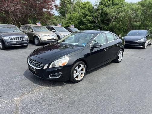 Black 2013 Volvo S60 T5 Premier Plus