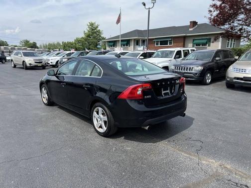 Black 2013 Volvo S60 T5 Premier Plus