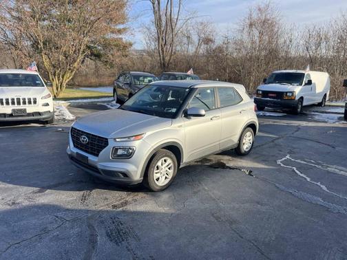 2021 Hyundai VENUE SE