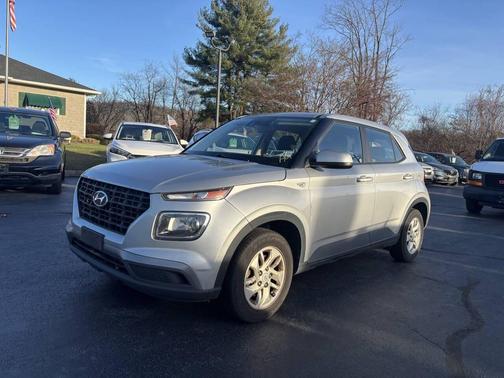 2021 Hyundai VENUE SE