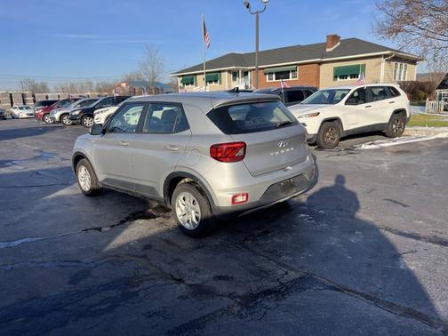 2021 Hyundai VENUE SE