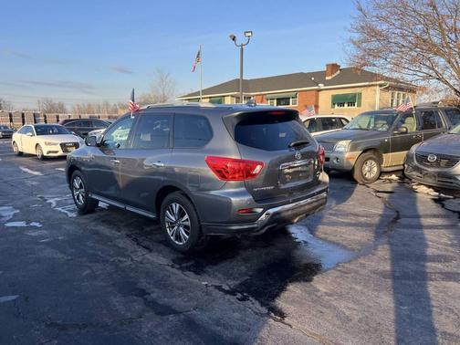 2019 Nissan Pathfinder SV