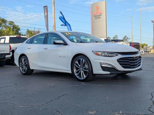 Summit White 2024 Chevrolet Malibu 2LT