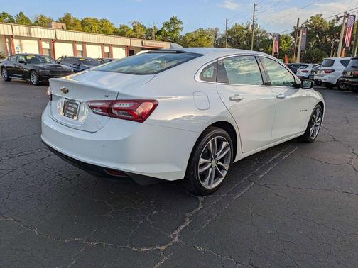 Summit White 2024 Chevrolet Malibu 2LT